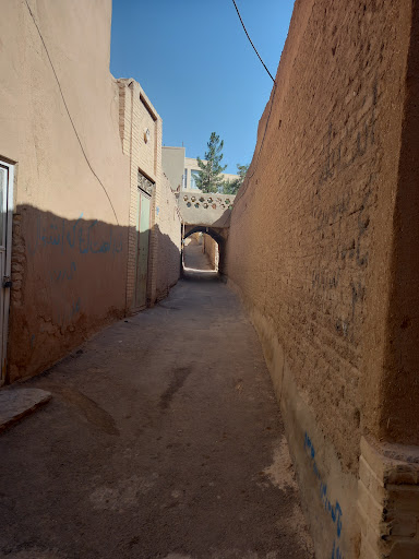 زیر طاق باغ خندان
