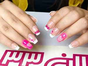 سالن۳۳ زیتون کاشت مژه و ناخن و رنگ مو