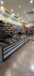 فروشگاه‌ شال‌ و‌ روسری تاپ تک ملک‌شهر