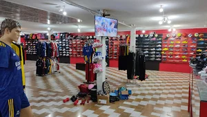 فروشگاه ورزشی آدینایک