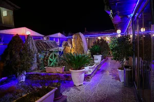 باغ رستوران سنتی یاس