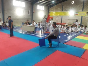 سالن ورزشی صالحین