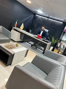 مشاور املاک بزرگ وی آی پی VIP