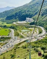‌ 📌گردنه حیران گردنه حیران در میان جاده ارتباطی آستارا و اردبیل قرار دارد  استان گیلان ، منطقه حیران این گردنه از یک سو توسط جنگل احاطه شده و از سویی  دیگر