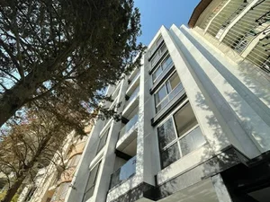 ساختمان عظیمی