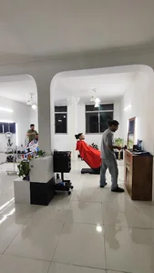 آرایشگاه مردانه حسین باربر