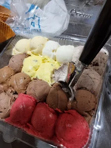بستنی شاد