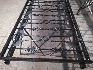 جوشکاری ودرب و پنجره سازی آهنی میرزائی