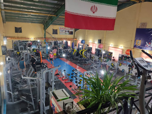 باشگاه بدنسازی و مچ اندازی عزیز