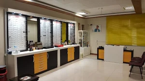 عینک طبی و بینایی سنجی بقراط