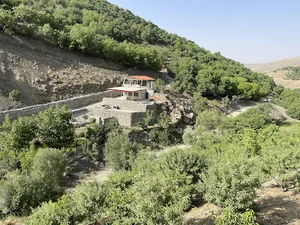 باغ سنگی درخشان