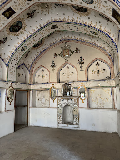 خانه شعر و فرهنگ اصفهان (علامه فقیه استاد همائی)