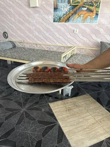 غذا خوری لاله