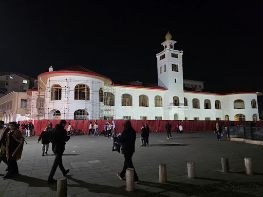 (میدان شهرداری)