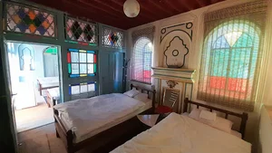 خانه تاریخی سیمین دانشور (هتل سووشون)