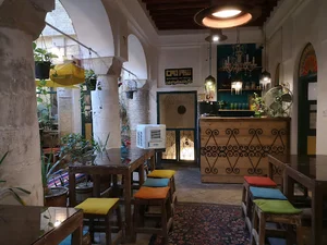 کافه گالری مقدم شوشتر
