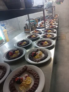 کترینگ ورستوران ایرانی دیباجی