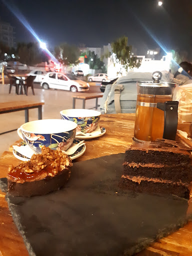 کافه نان و شیرینی گوهر