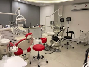 دندانپزشکی مانِل(دکتر پورمیرافضلی، دکتر زاغی حسین زاده)