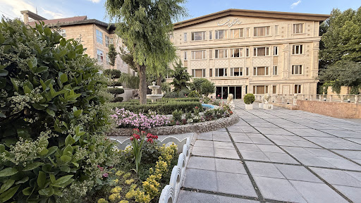 ساختمان رعنا