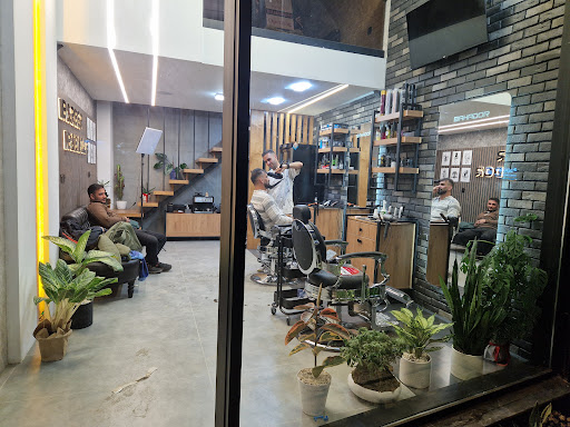 پیرایشگاه بهادر، سلمانی، آرایشگاه مردانه، باربر شاپ، barber shop