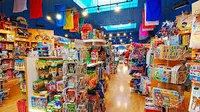 Antik toy store 2