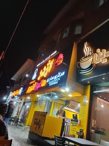 آرش اژدر زاپاتا (مرکزی)
