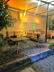 کافه رستوران سنتی استرنج