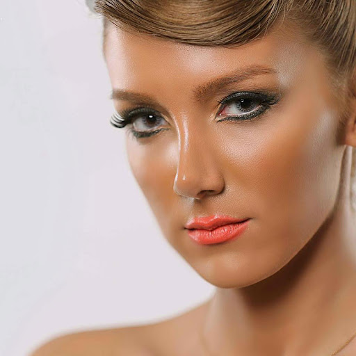 سالن آرایش شیوا خاکباز