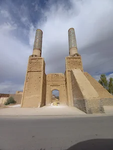 مناره های نظامیه