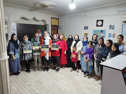 آموزشگاه زبان اُدَبا