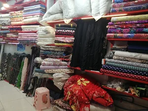 تبریز خیابان قره آغاج انتهای خیابان میلانی پرده وپارچه سرای ایپک