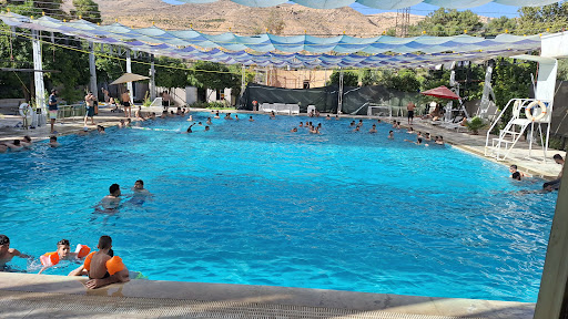 استخر باغ تخت - baqtakht swimming pool