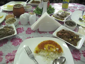رستوران و سنتی نشین دریا بانو