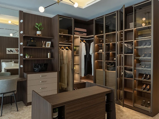 Closets World عالم الخزائن