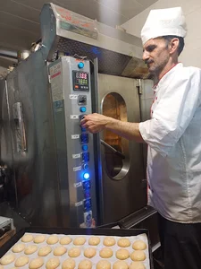 شیرینی فروشی گل یخ