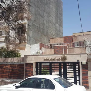 گروه آموزشی هشت