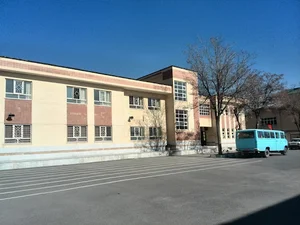 دبیرستان امام خمینی شهرکرد