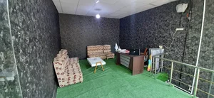 مشاور املاک‌ سناتور