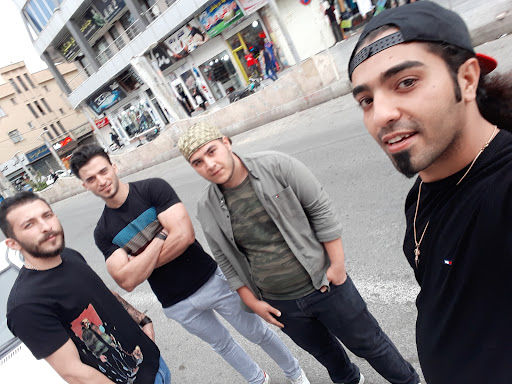بستنی فروشی و ذرت عمو حسین