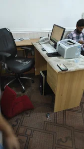 دفتر تاکسی در اختیار جزیره قشم