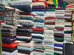 بازارچه پارچه و پوشاک شهاب