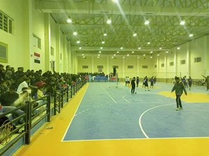 قاعة الفهود المغلقة