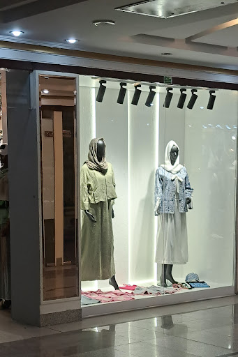 مانتو امین