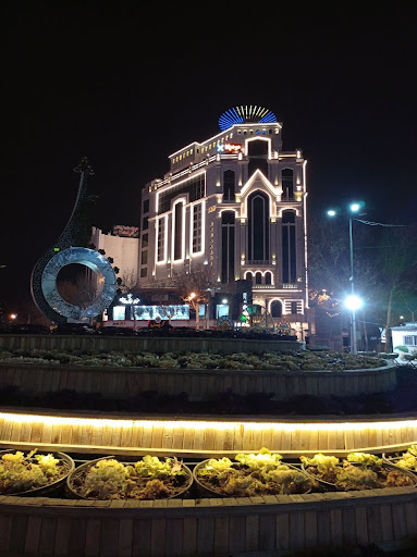 میدان امام
