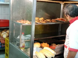 ساندویچ اپادانا
