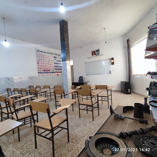 آموزشگاه رانندگی پایه سوم مهرگان