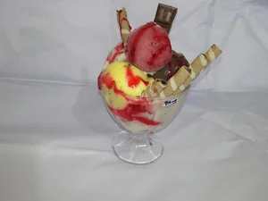 بستنی آتا
