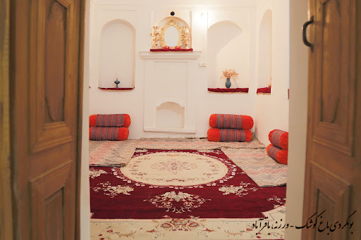بومگردی باغ کوشک