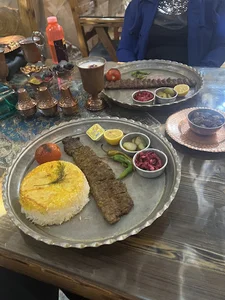کافه رستوران سنتی ققنوس